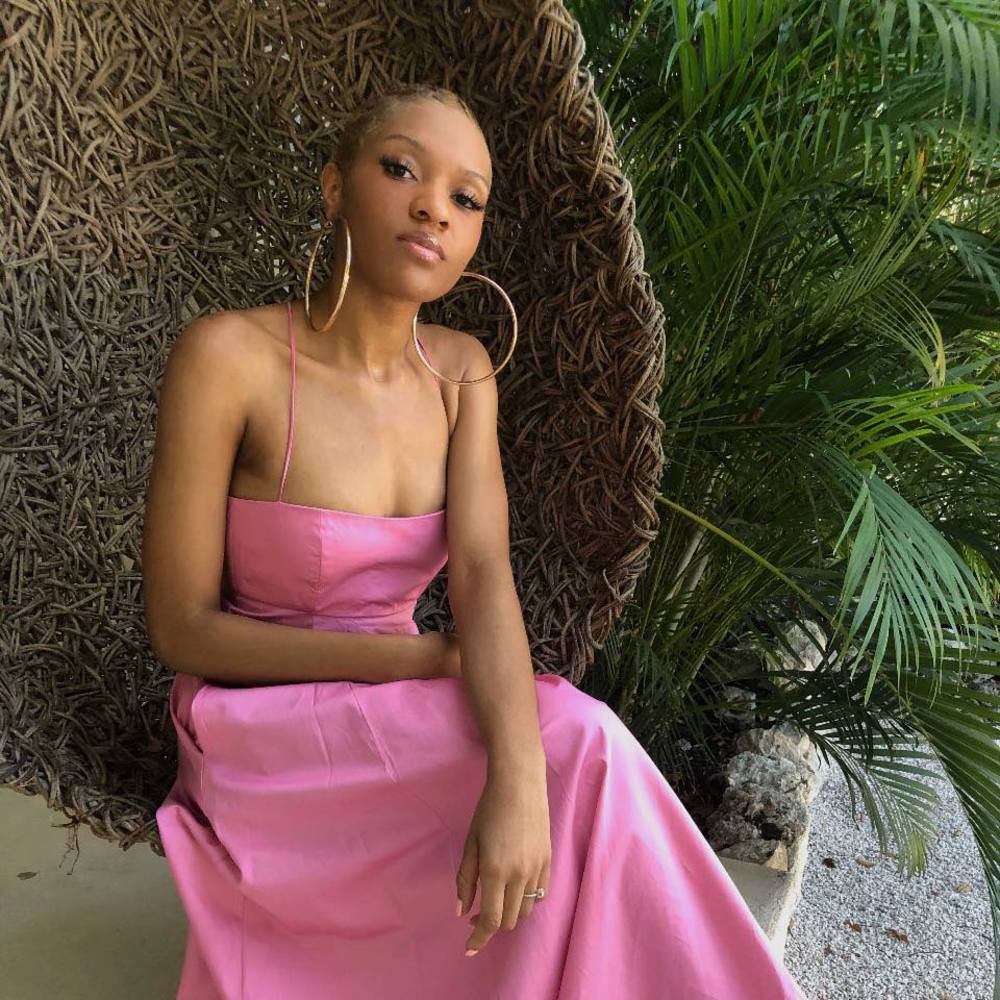 Meet your Posher, Tanasia